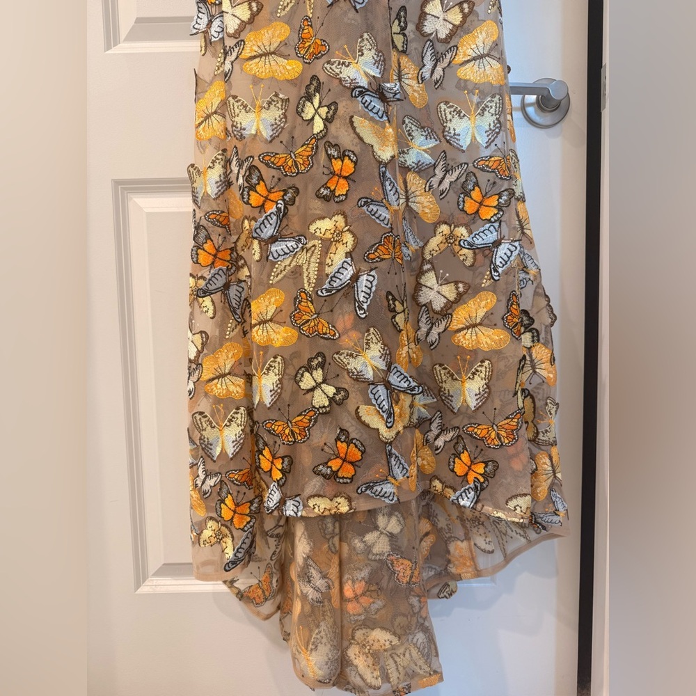 NWOT BRONX AND BANCO Bella 3D Butterfly Jasmine Off the Shoulder Gown - Picture 10 of 16